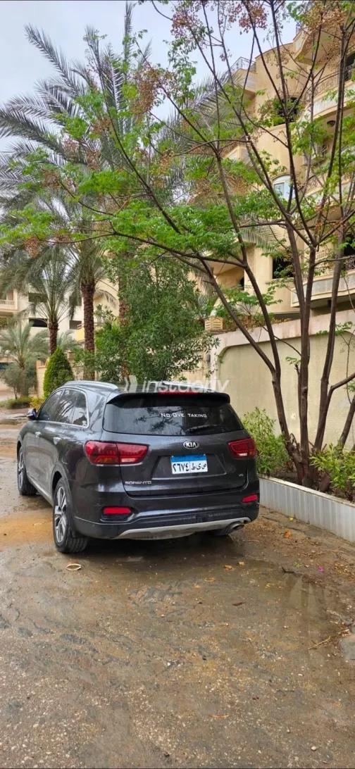 Kia Sorento 2019 White Used for Sale - 1