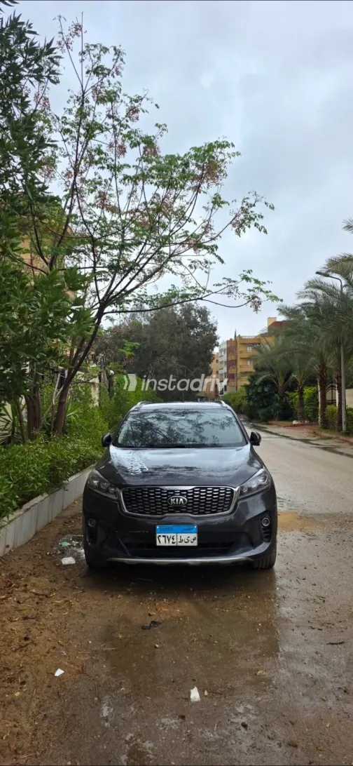 Kia Sorento 2019 White Used for Sale - 3