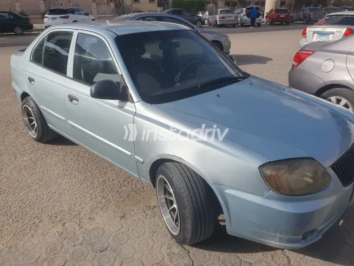 هيونداي فيرنا 2013 أبيض مستعملة للبيع - 3