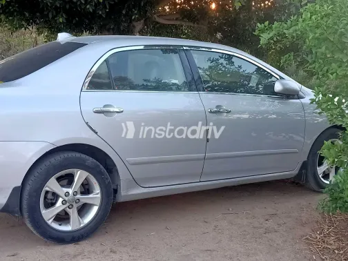 تويوتا كورولا 2012 أبيض مستعملة للبيع - 1