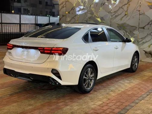 Kia Cerato 2022 White Used for Sale - 6