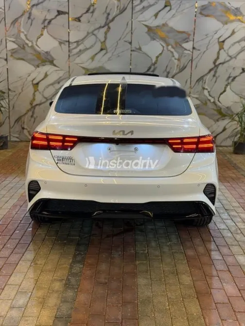 Kia Cerato 2022 White Used for Sale - 7