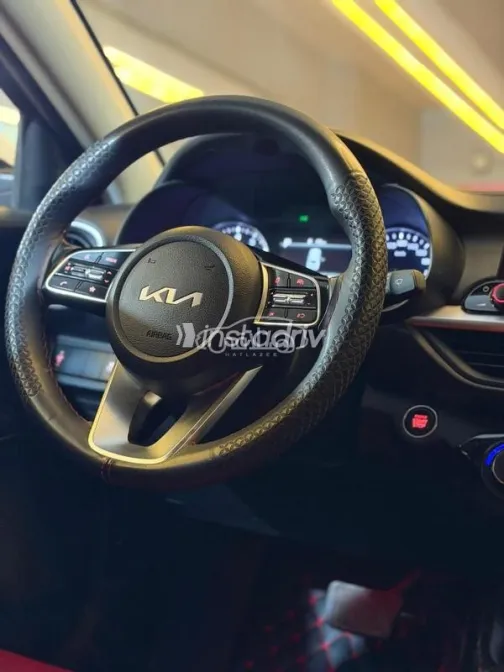 Kia Cerato 2022 White Used for Sale - 8