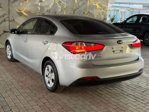 كيا سيراتو 2015 فضي مستعملة للبيع - 4