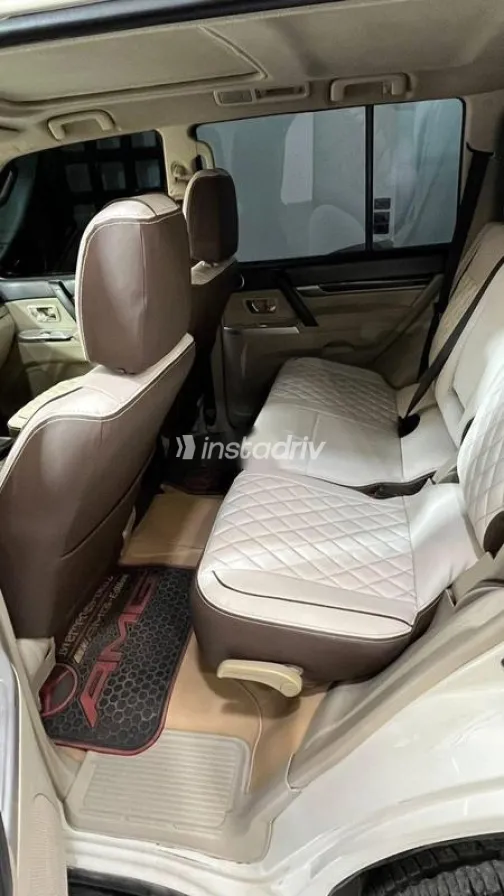 Mitsubishi Pajero 2015 White Used for Sale - 5