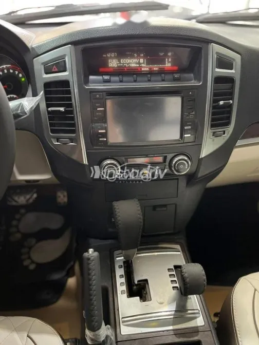 Mitsubishi Pajero 2015 White Used for Sale - 8