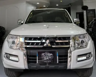 Mitsubishi Pajero 2015 White Used for Sale