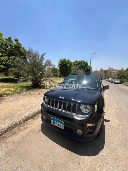 جيب رينيجيد 2023 أسود مستعملة للبيع - 1