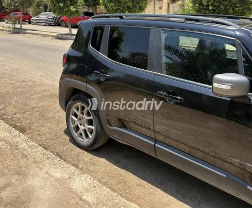 جيب رينيجيد 2023 أسود مستعملة للبيع - 5