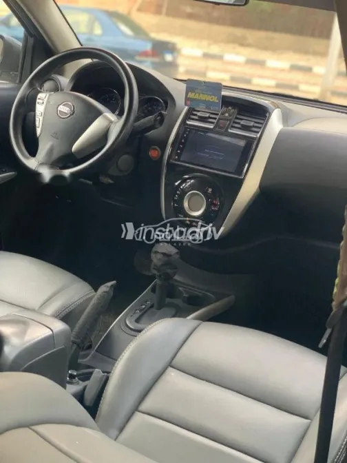 نيسان صنى 2021 رمادي مستعملة للبيع - 5