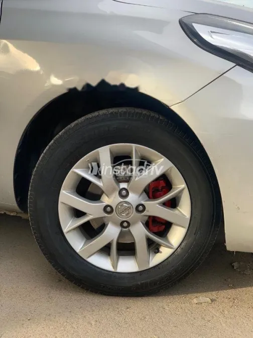 نيسان صنى 2021 رمادي مستعملة للبيع - 8