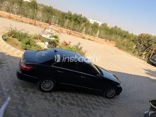 مرسيدس E 300 2011 أسود مستعملة للبيع - 7