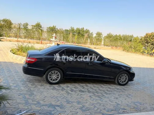 مرسيدس E 300 2011 أسود مستعملة للبيع - 8