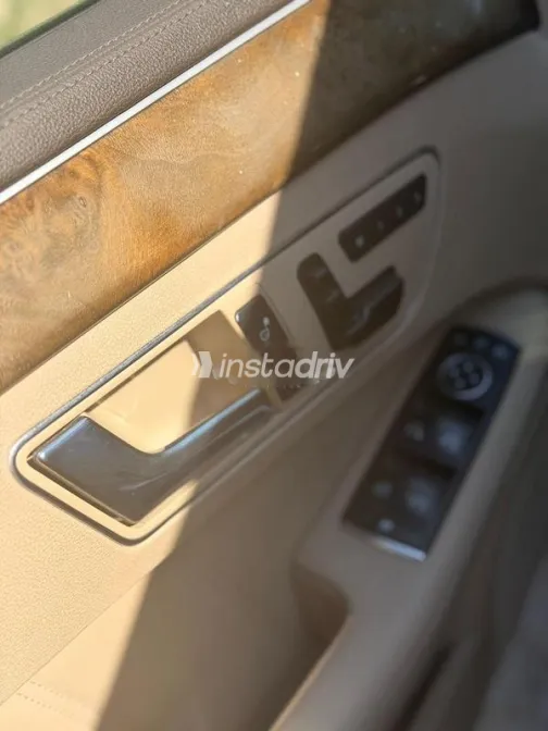 مرسيدس E 300 2011 أسود مستعملة للبيع - 9