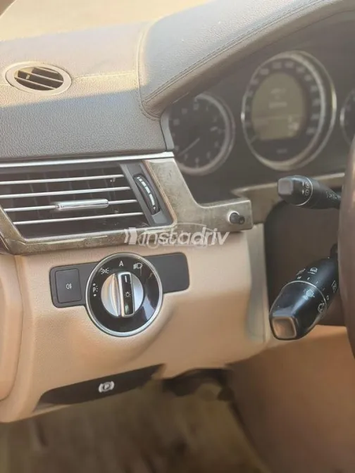 مرسيدس E 300 2011 أسود مستعملة للبيع - 10