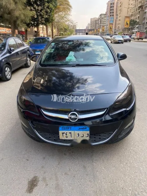 اوبل أسترا 2013 أسود مستعملة للبيع - 1