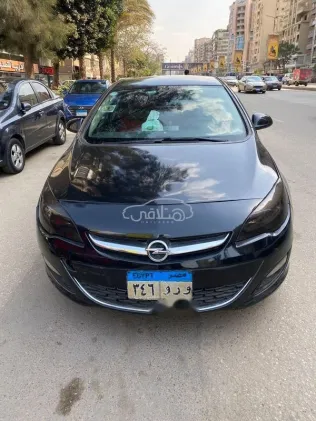 اوبل أسترا 2013 أسود مستعملة للبيع