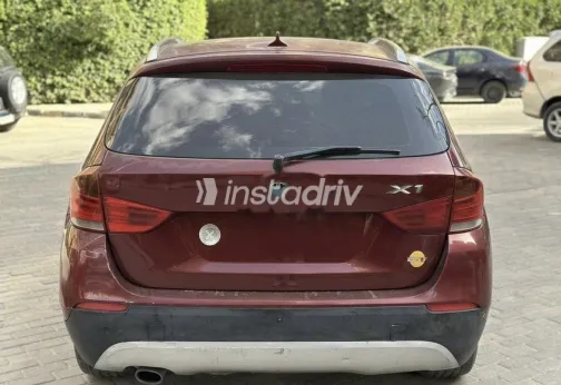 بي ام دبليو X1 2012 أحمر غامق مستعملة للبيع - 3