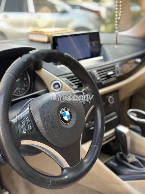 بي ام دبليو X1 2012 أحمر غامق مستعملة للبيع - 9