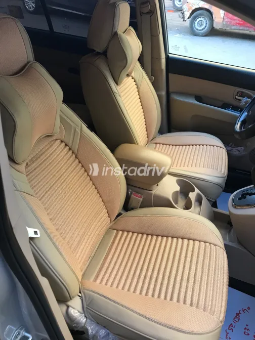 كيا كارينز 2011 أبيض مستعملة للبيع - 2