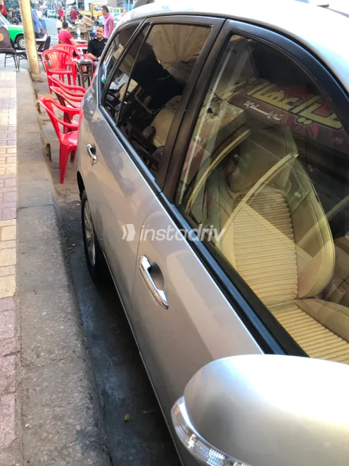 كيا كارينز 2011 أبيض مستعملة للبيع - 5