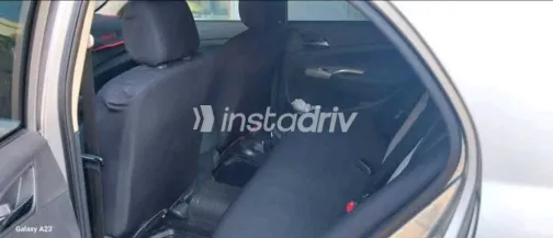 بى واى دى‬ F3 2025 أبيض مستعملة للبيع - 2