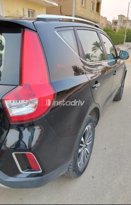 جيلي X7 2019 أبيض مستعملة للبيع - 1