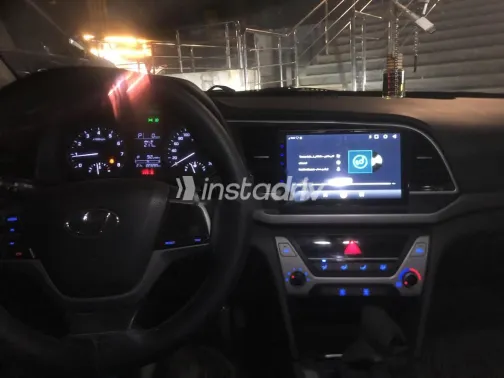 Hyundai Elantra AD 2019 White Used for Sale - 8