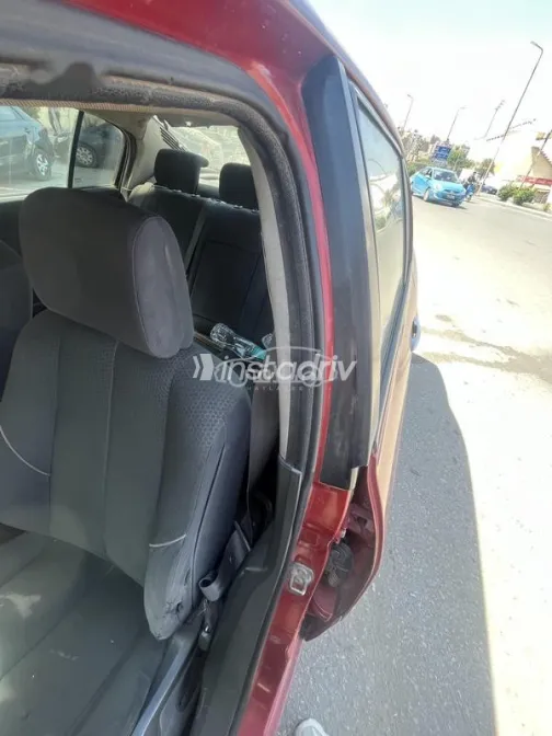 رينو ميجان 2005 أحمر غامق مستعملة للبيع - 3