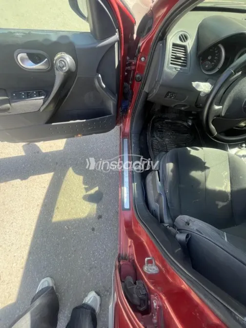 رينو ميجان 2005 أحمر غامق مستعملة للبيع - 4