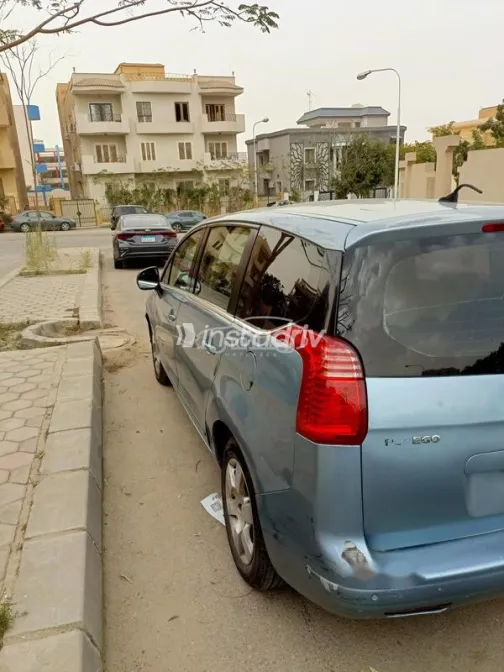 Peugeot 5008 2011 Cyan Used for Sale - 5