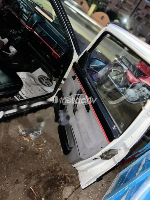 فولكس فاغن جولف 2 1992 أزرق غامق مستعملة للبيع - 6