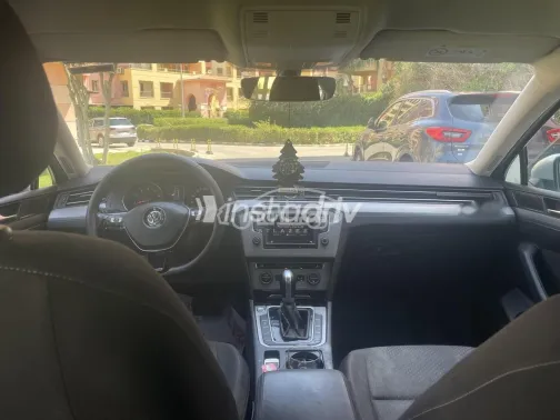 Volkswagen Passat 2017 White Used for Sale - 3