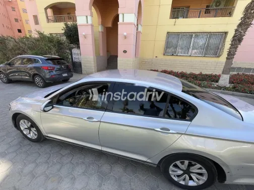 Volkswagen Passat 2017 White Used for Sale - 8