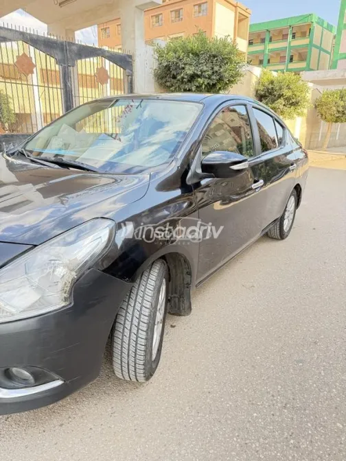 نيسان صنى 2019 أبيض مستعملة للبيع - 2