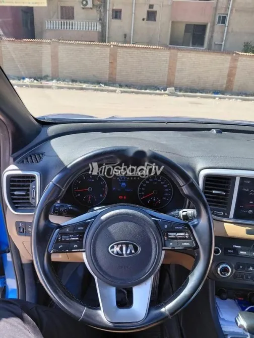 Kia Sportage 2021 White Used for Sale - 8