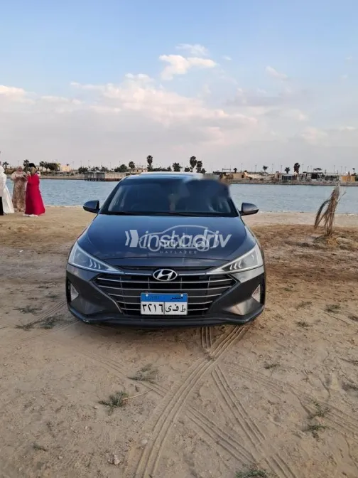 Hyundai Elantra AD 2020 White Used for Sale - 3