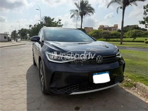 فولكس فاغن اي دي 4 2024 أزرق غامق مستعملة للبيع - 1