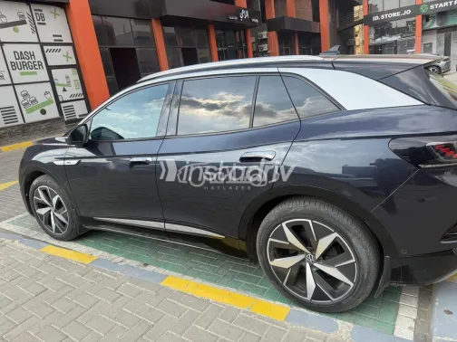 فولكس فاغن اي دي 4 2024 أزرق غامق مستعملة للبيع - 7