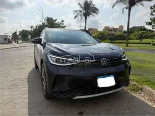 فولكس فاغن اي دي 4 2024 أزرق غامق مستعملة للبيع