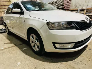 سكودا رابيد 2015 أبيض مستعملة للبيع