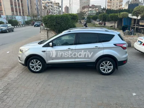 Ford Kuga 2018 White Used for Sale - 2