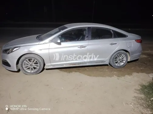 هيونداي سوناتا 2016 فضي مستعملة للبيع - 1