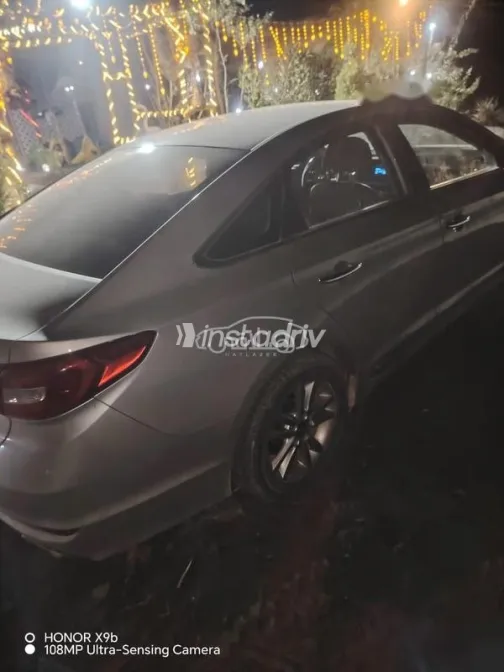 هيونداي سوناتا 2016 فضي مستعملة للبيع - 5