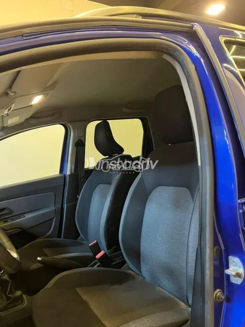 Renault Duster 2022 White Used for Sale - 9