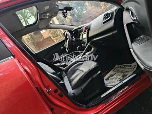 Renault Kadjar 2019 Red Used for Sale - 4