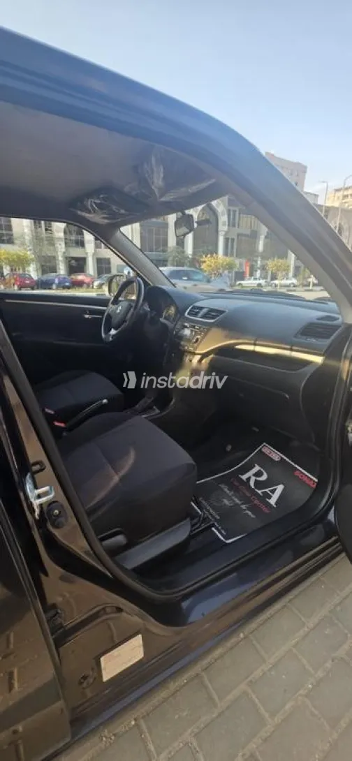 سوزوكى سويفت 2016 بنفسجي مستعملة للبيع - 2