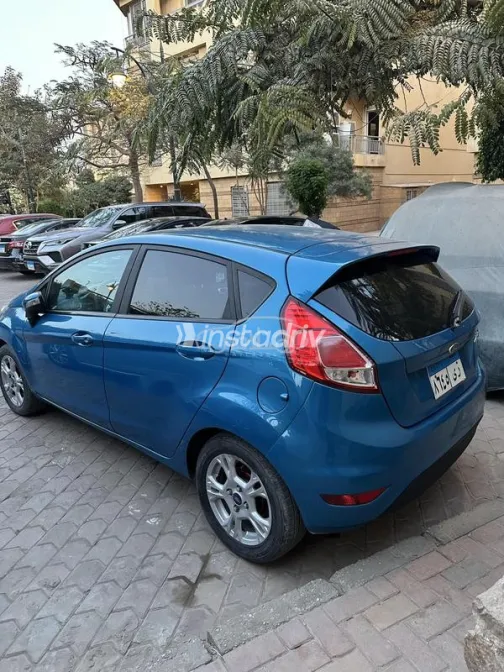 فورد فيستا 2014 أزرق مستعملة للبيع - 2