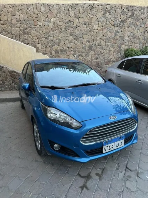 فورد فيستا 2014 أزرق مستعملة للبيع - 4