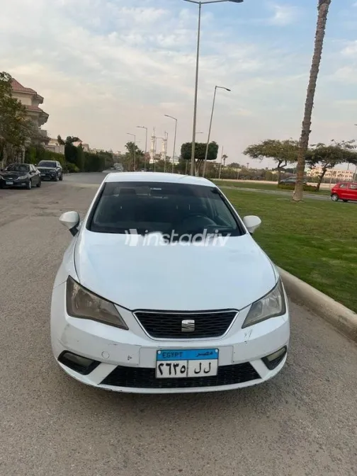 سيات ابيزا 2015 أبيض مستعملة للبيع - 1